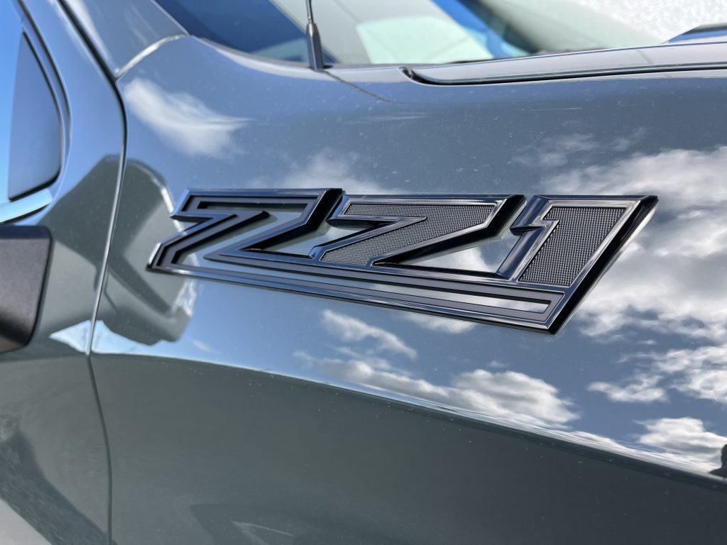 Image of a Z71 badge on a truck