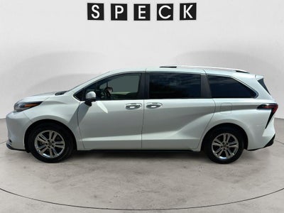 2023 Toyota Sienna Platinum