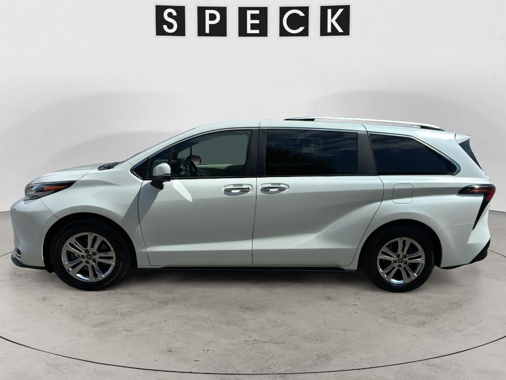 2023 Toyota Sienna Platinum