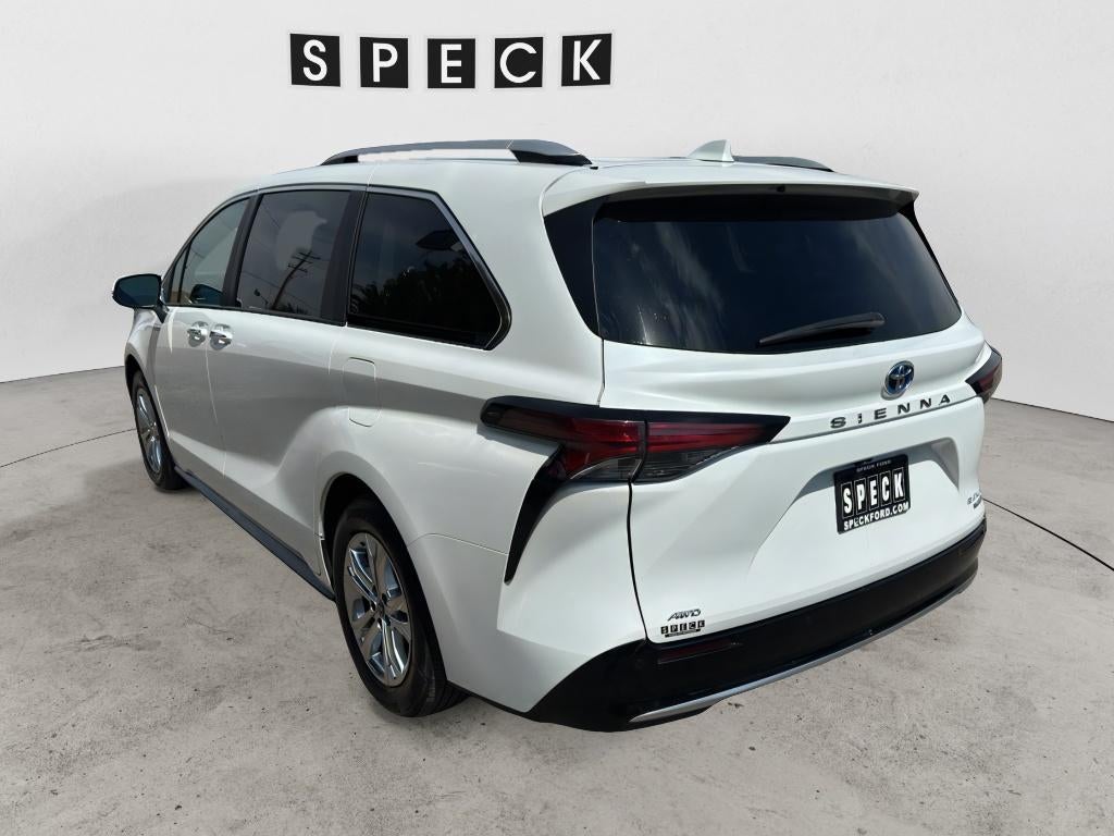 2023 Toyota Sienna Platinum