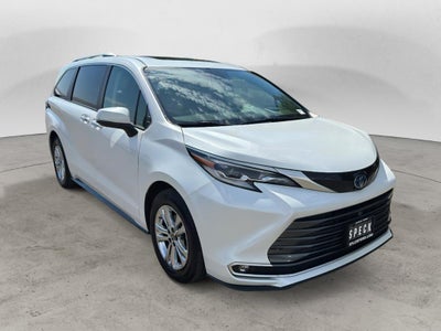 2023 Toyota Sienna Platinum