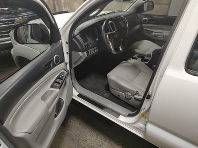 2015 Toyota Tacoma 4WD Double Cab V6 AT (Natl)