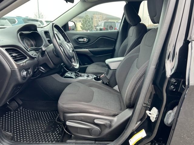 2020 Jeep Cherokee Sport