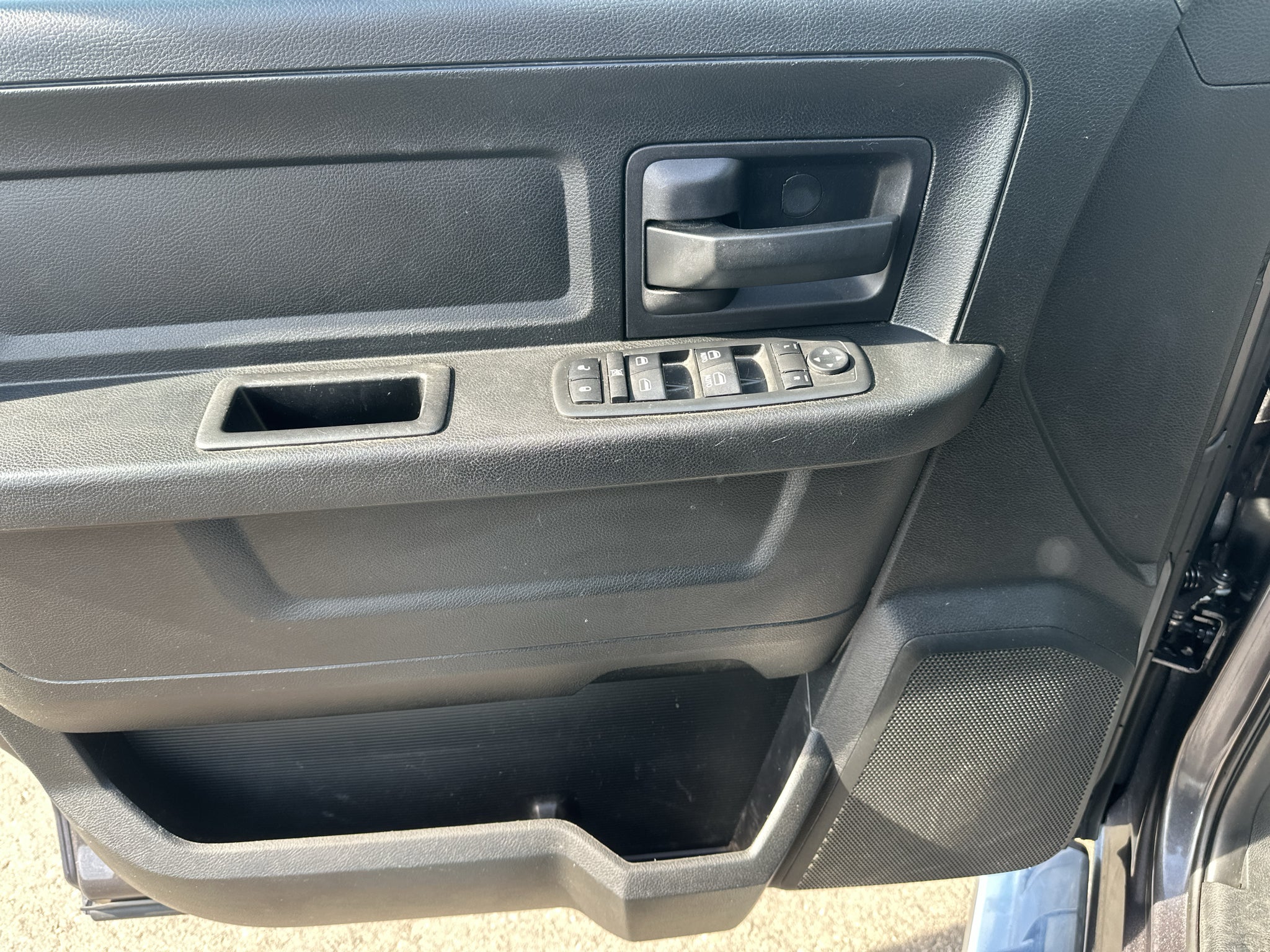 2017 RAM 1500 Tradesman Crew Cab 4x4 6'4" Box