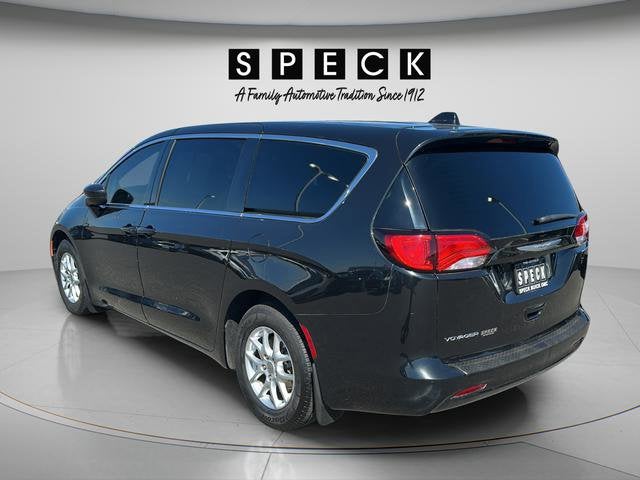 2020 Chrysler Voyager LX