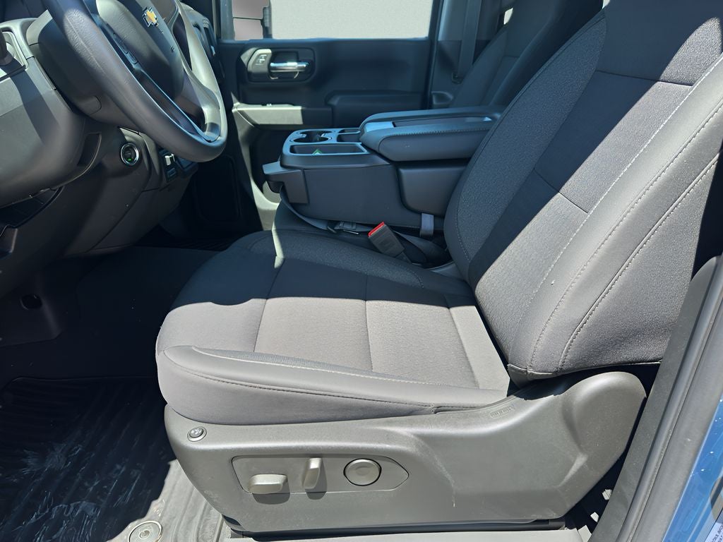 2025 Chevrolet Silverado 2500 HD Custom