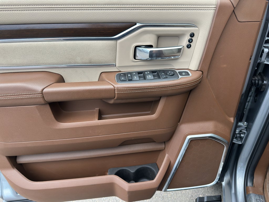 2022 RAM 3500 Laramie Crew Cab 4x4 8' Box