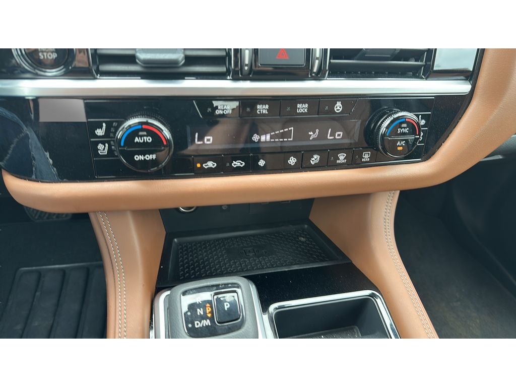2025 Nissan Pathfinder Platinum 4WD
