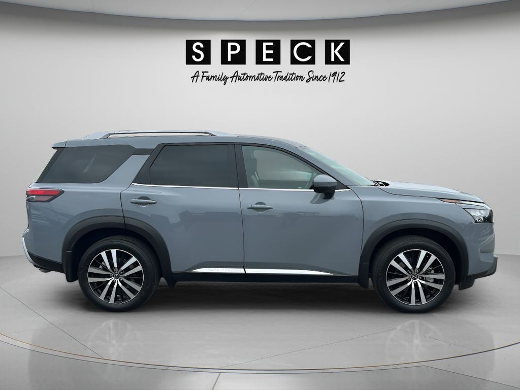 2025 Nissan Pathfinder Platinum 4WD