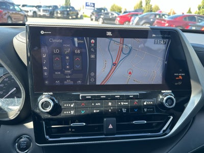 2022 Toyota Highlander Platinum