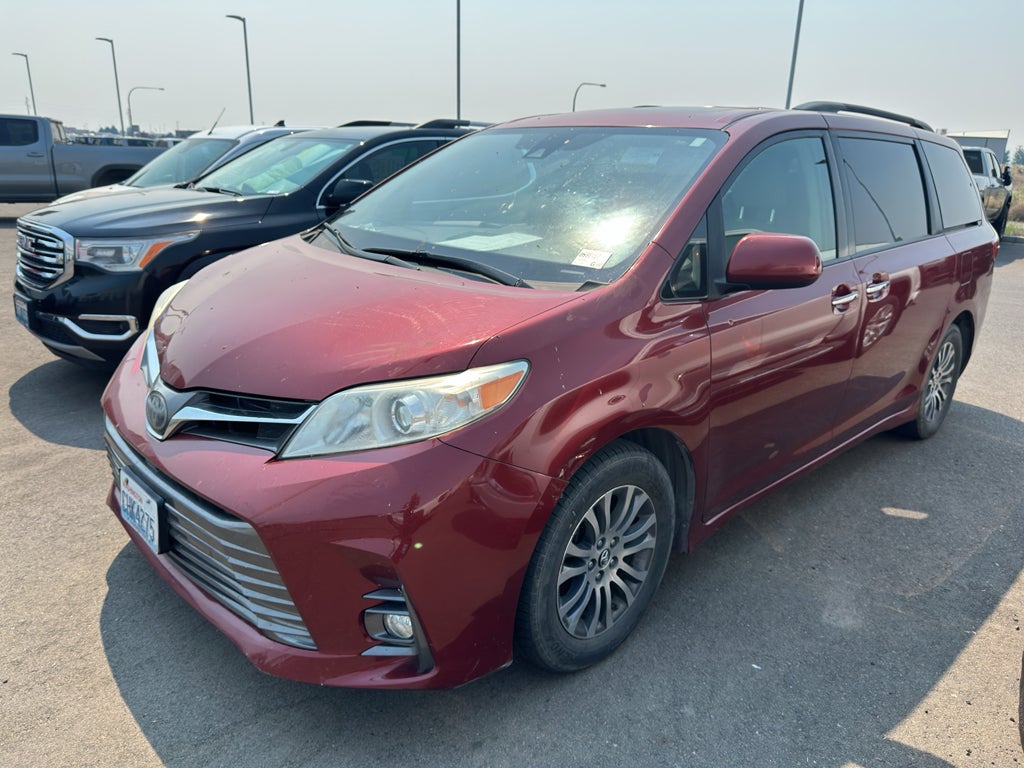 2019 Toyota Sienna XLE 8 Passenger