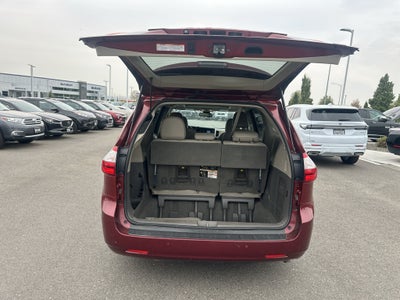 2019 Toyota Sienna XLE 8 Passenger