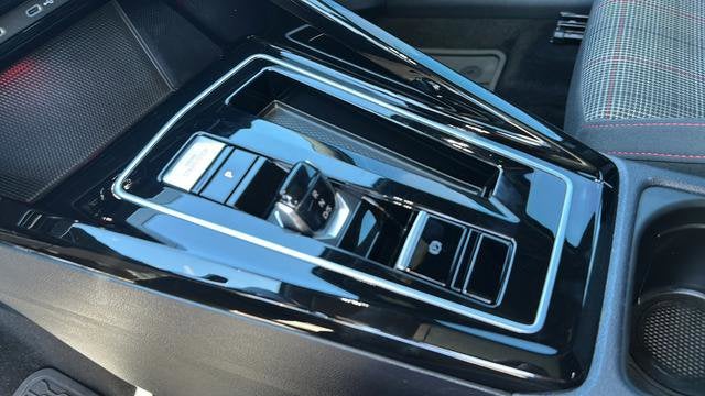 2024 Volkswagen Golf GTI SE