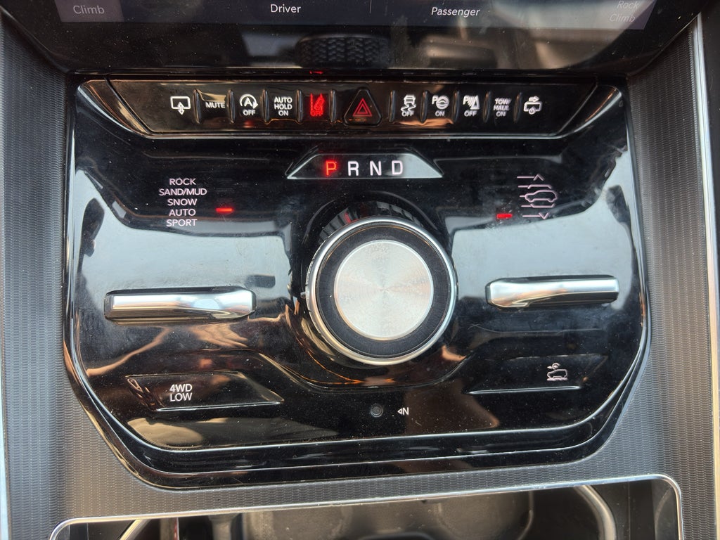 2024 Jeep Grand Wagoneer L Series II - Photo 25