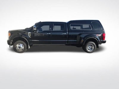 2017 Ford Super Duty F-350 DRW Lariat