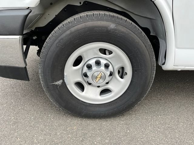 2025 Chevrolet Express Cutaway 3500 1WT