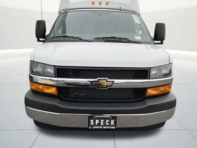 2025 Chevrolet Express Cutaway 3500 1WT