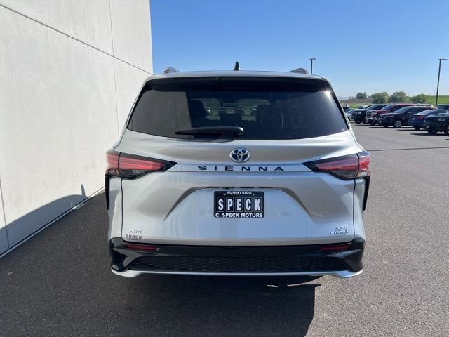2024 Toyota Sienna LE