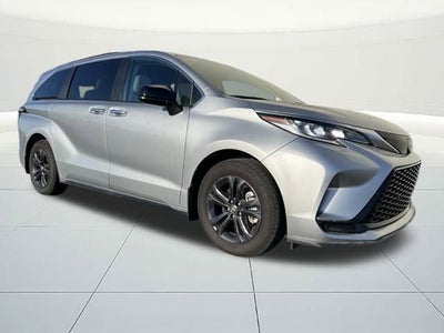 2024 Toyota Sienna LE
