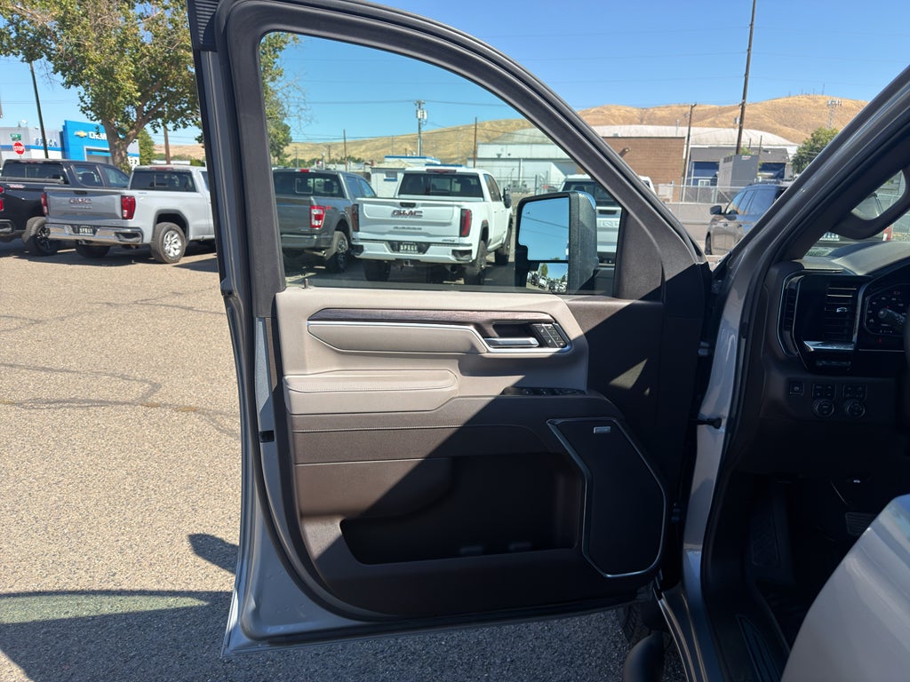 2025 Chevrolet Silverado 3500HD 4WD Crew Cab Long Bed LTZ