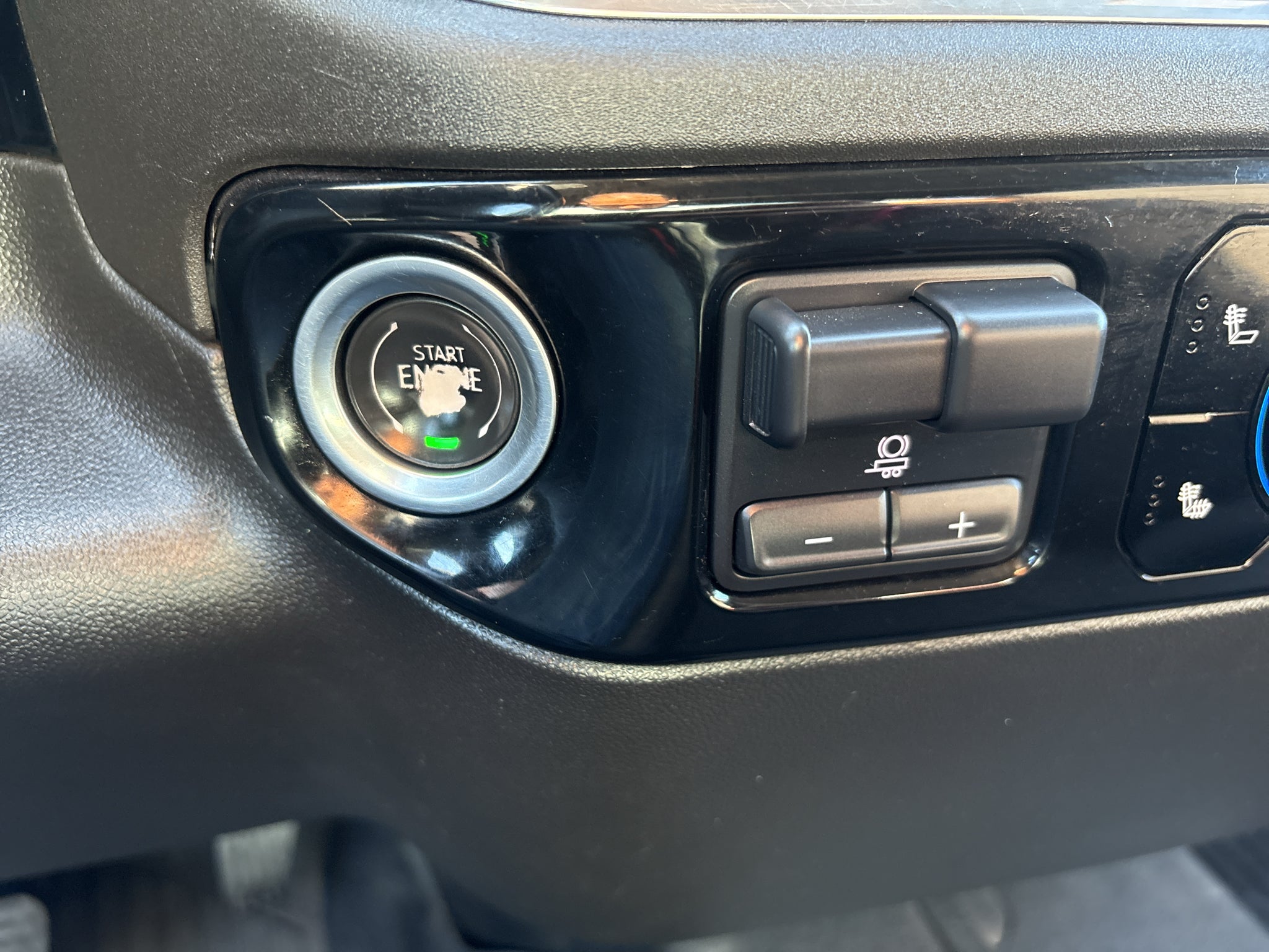 2024 Chevrolet Silverado 3500HD 4WD Crew Cab Long Bed LT
