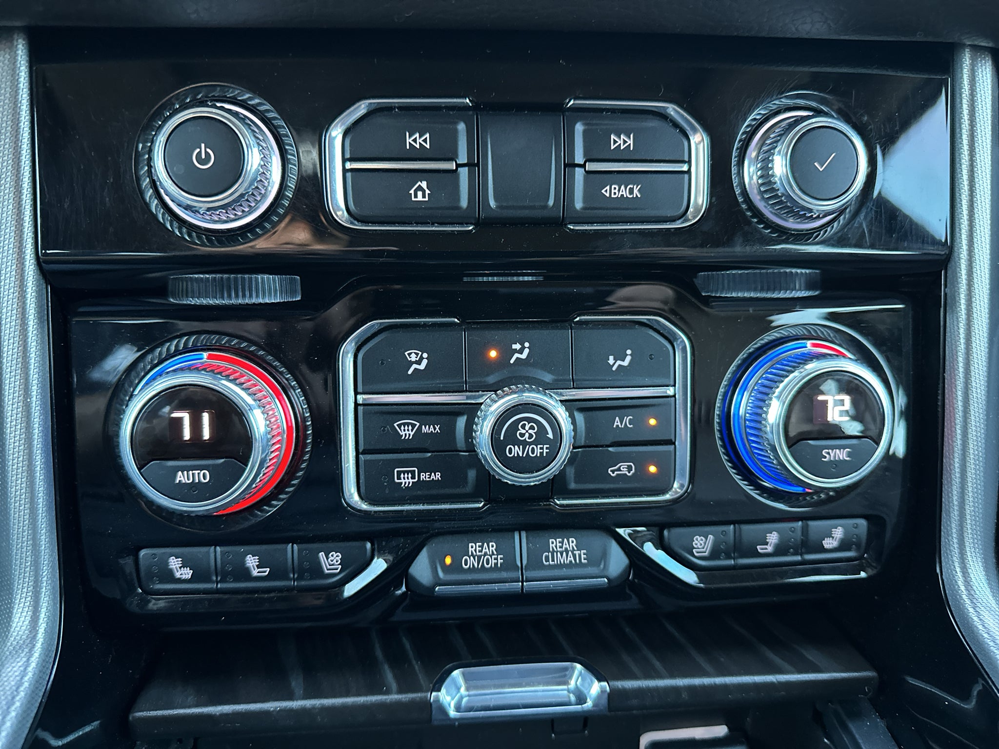 2022 GMC Yukon 4WD Denali