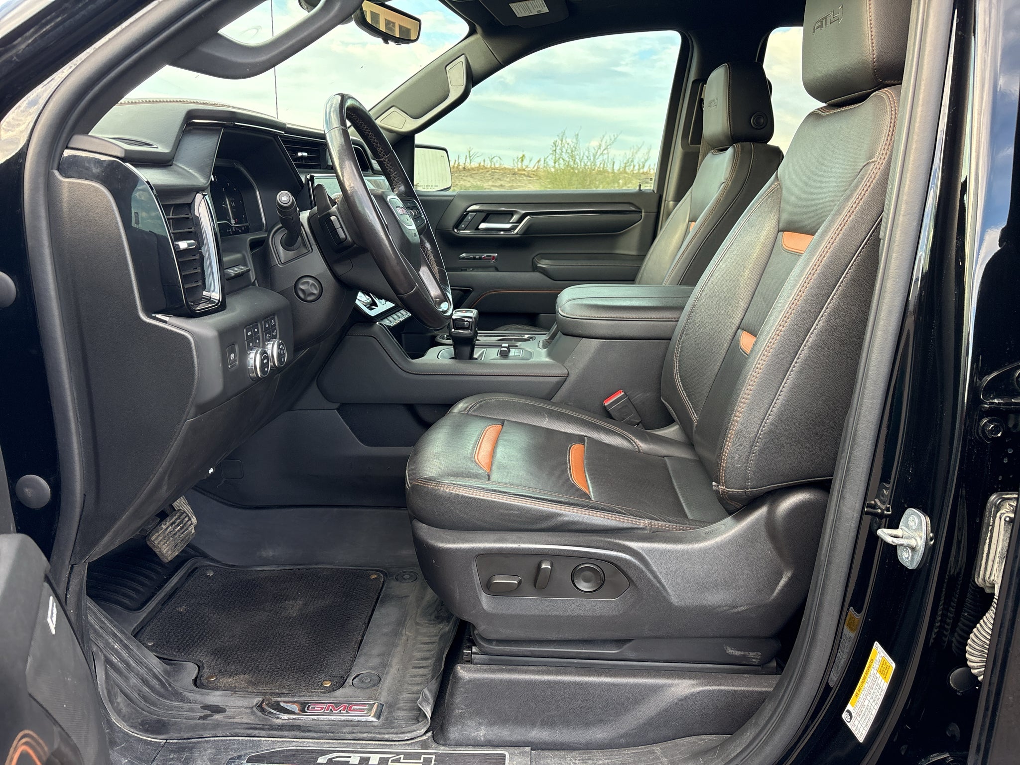 2023 GMC Sierra 1500 4WD Crew Cab Short Box AT4