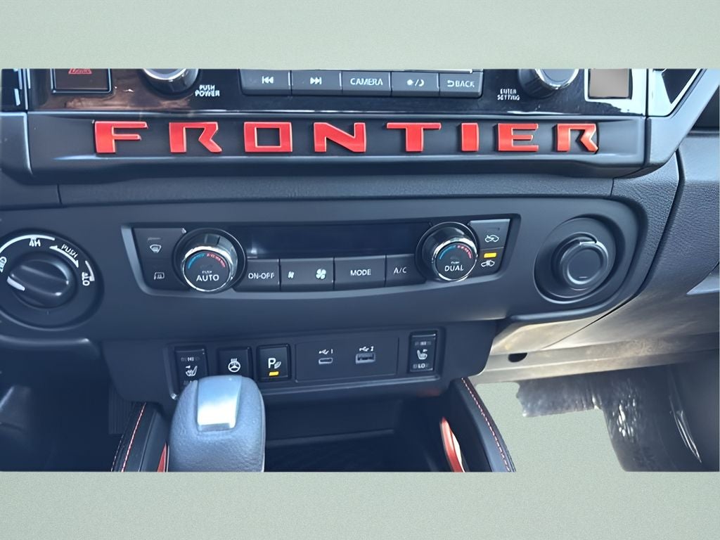2025 Nissan Frontier Crew Cab PRO-4X 4x4