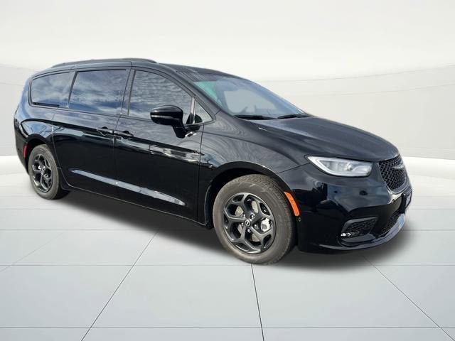 2025 Chrysler Pacifica Hybrid Premiuim S Appearance Package
