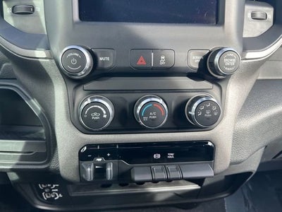 2022 RAM 2500 Tradesman Crew Cab 4x4 6'4' Box