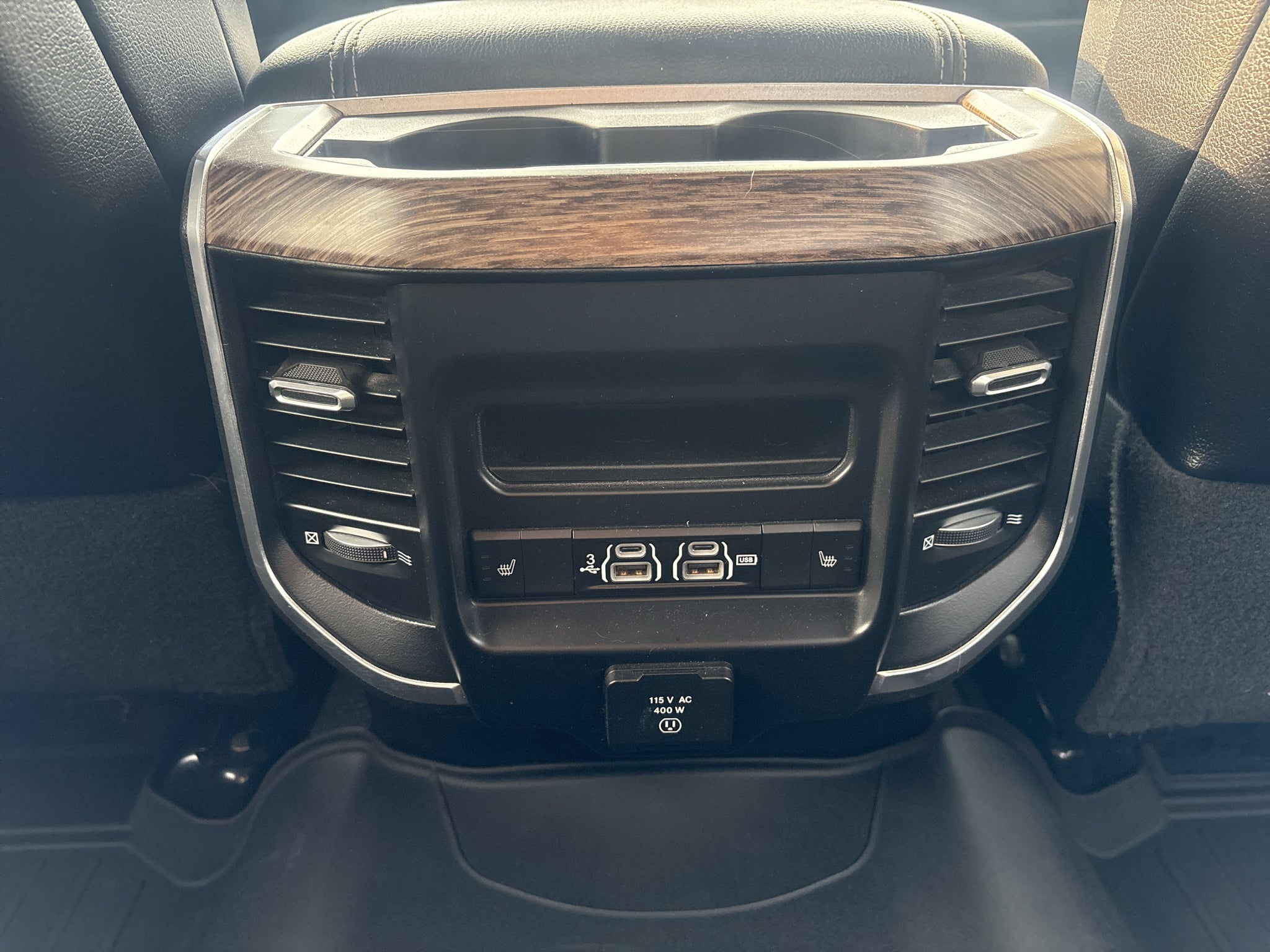 2020 RAM 2500 Laramie Crew Cab 4x4 6'4' Box
