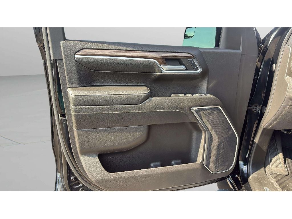 2023 Chevrolet Silverado 1500 4WD Crew Cab Standard Bed LT