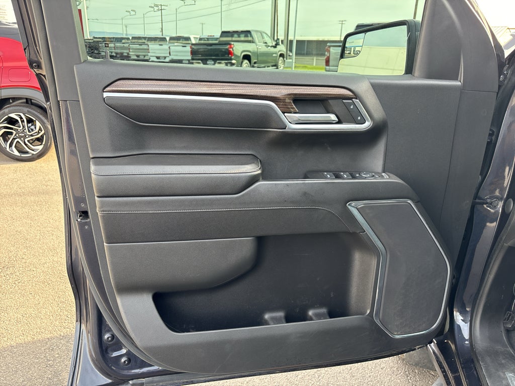 2023 Chevrolet Silverado 1500 4WD Crew Cab Standard Bed LT Trail Boss