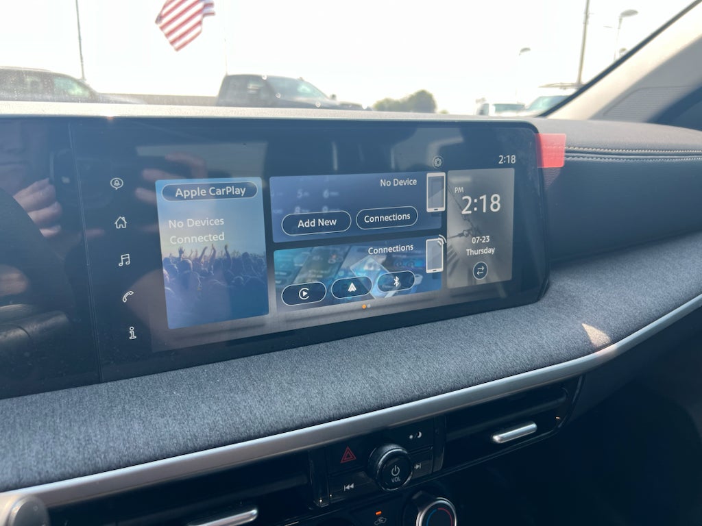2025 Nissan Kicks SV FWD