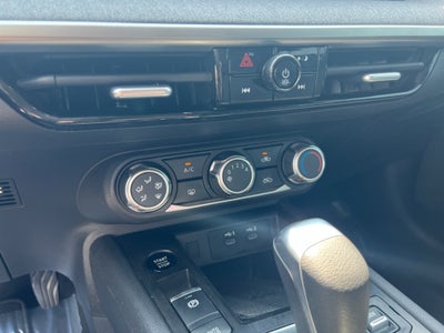 2025 Nissan Kicks SV FWD