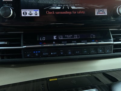 2023 Toyota Sienna Platinum