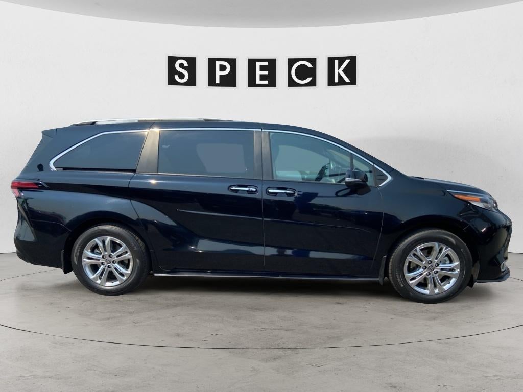 2023 Toyota Sienna Platinum