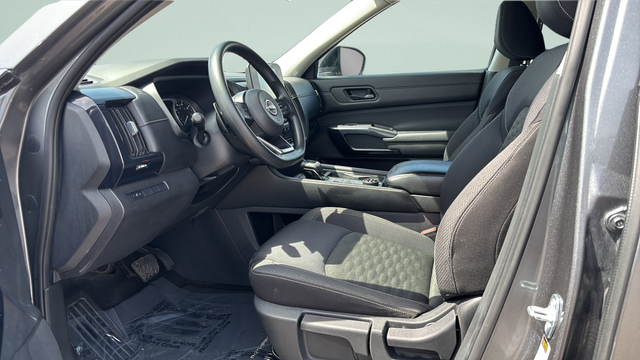 2024 Nissan Pathfinder S